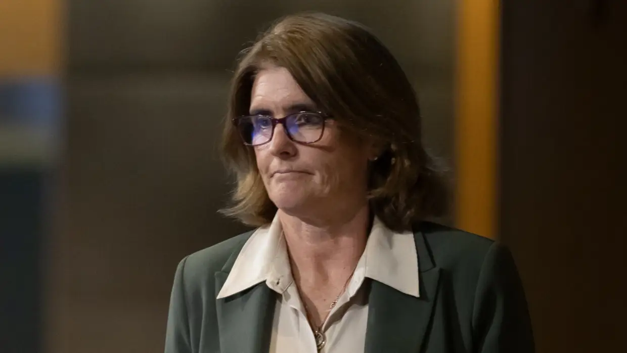 albanese 称通胀是全球性的, 而bullock 警告说通胀是